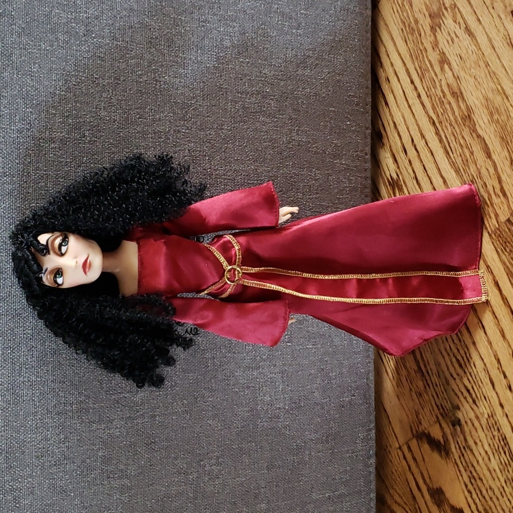 The Disney Store Tangled's Mother Gothel Rapunzel Villain Rare EUC Collectible
